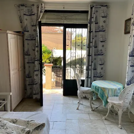 2p Dans Juan-les-Pins